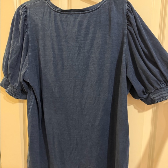 Chico’s balloon style short sleeve dark blue top. - Picture 2 of 5